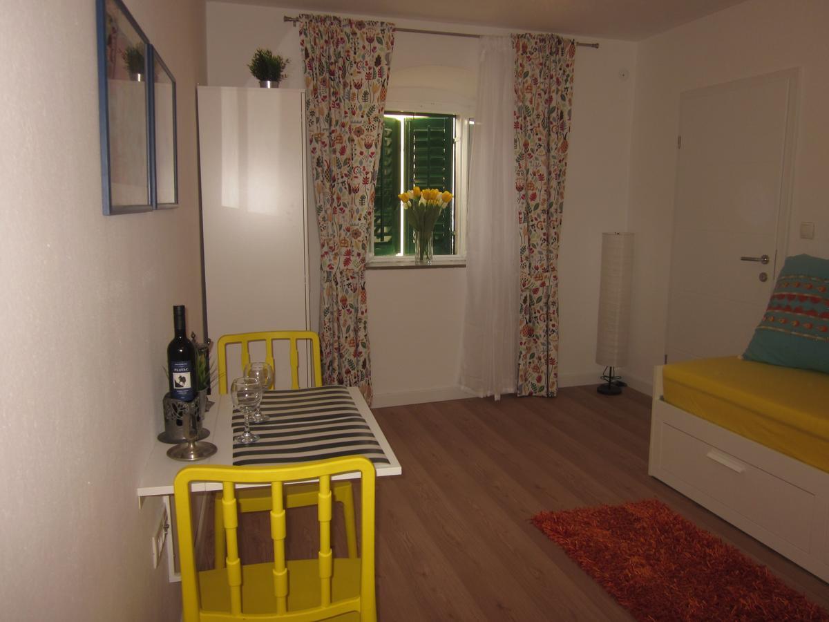 Apartment On The Square Makarska Kültér fotó