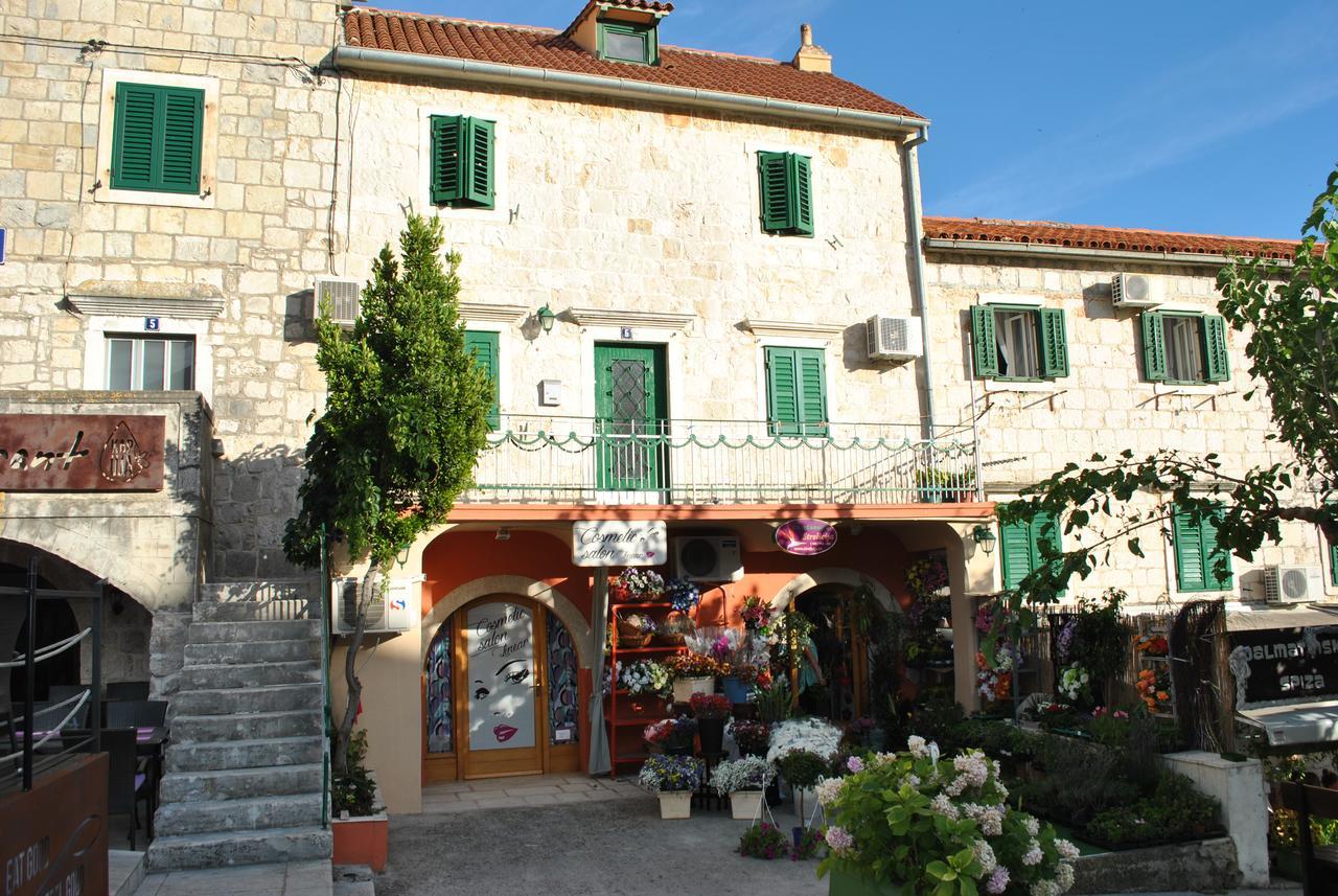 Apartment On The Square Makarska Kültér fotó