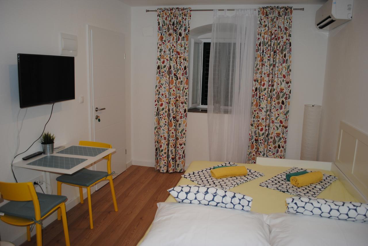 Apartment On The Square Makarska Kültér fotó